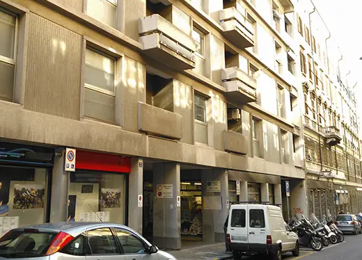 All’asta ci sarà un foro commerciale che si trova in via Foscolo al civico 5 e 7