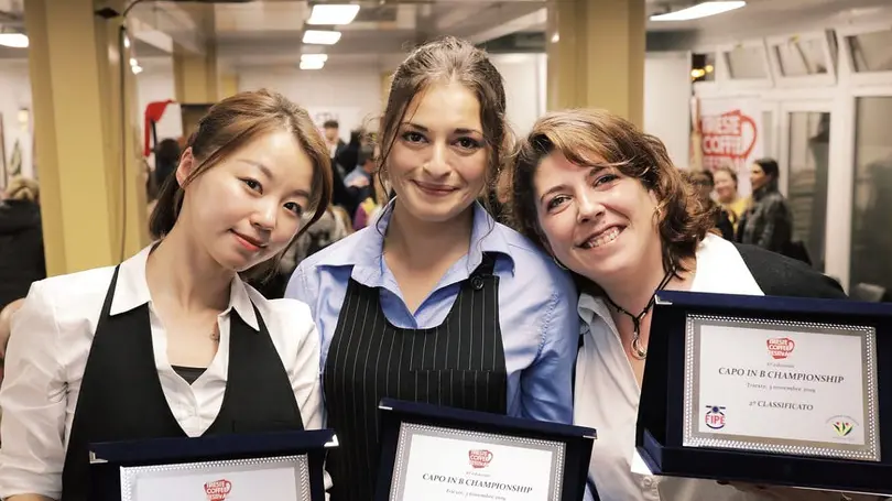 Silvano Trieste 2019-11-03 Gara di "Capo in B”, Al centro la vincitrice Aurora Apone Br cadenaro Junior, a dx la seconda, Lilian Polito Nuovo Bar Zaule, a sx la terza Caterina Zheng Bar Primo Volo Gorizia