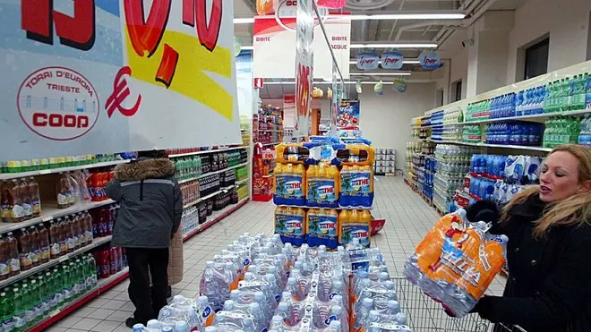 sterle trieste supermercato torri d'europa reparto bibite