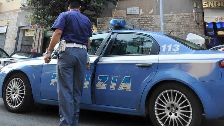 Una volante della polizia