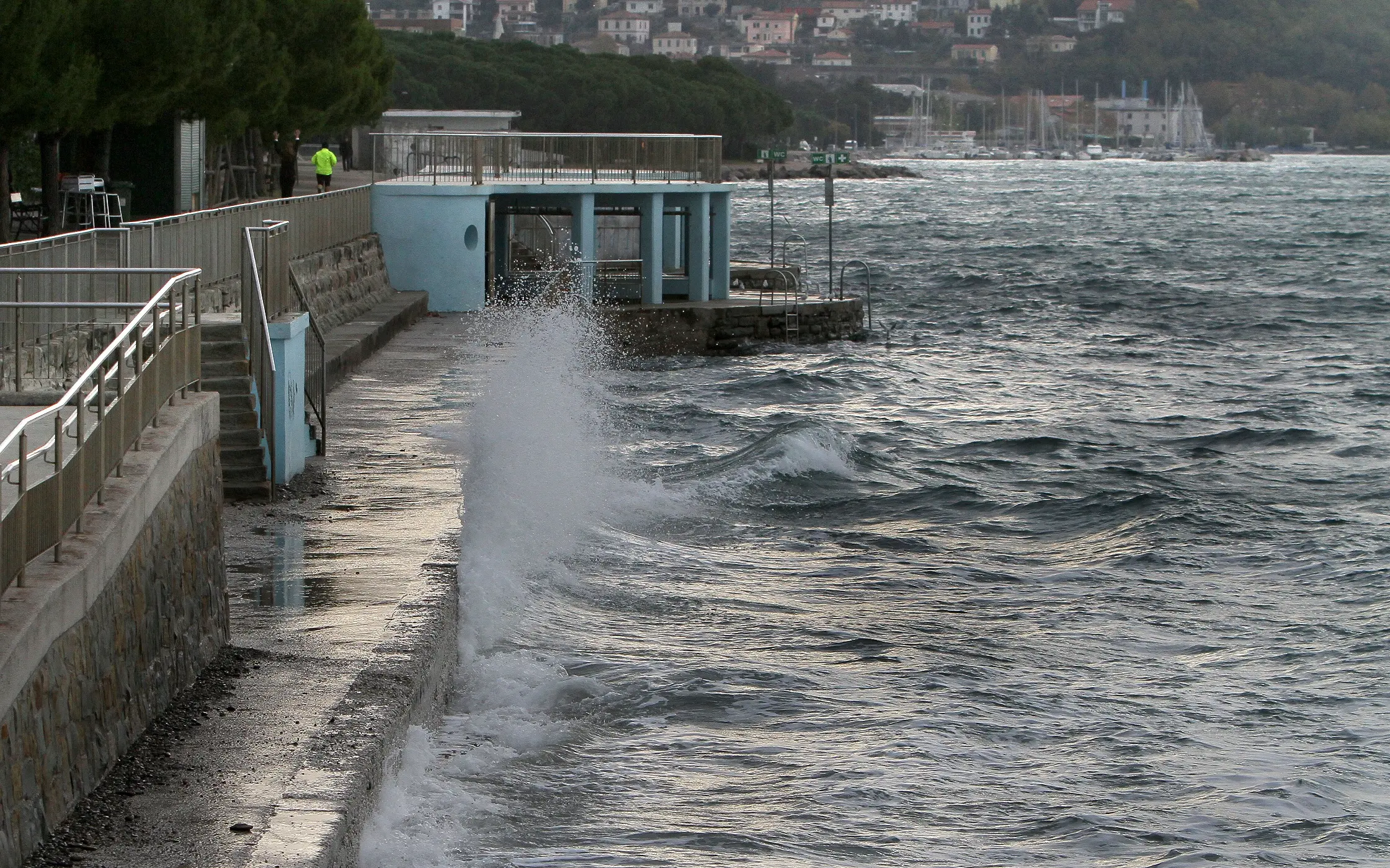 La spiaggetta dei Topolini sommersa (Lasorte)