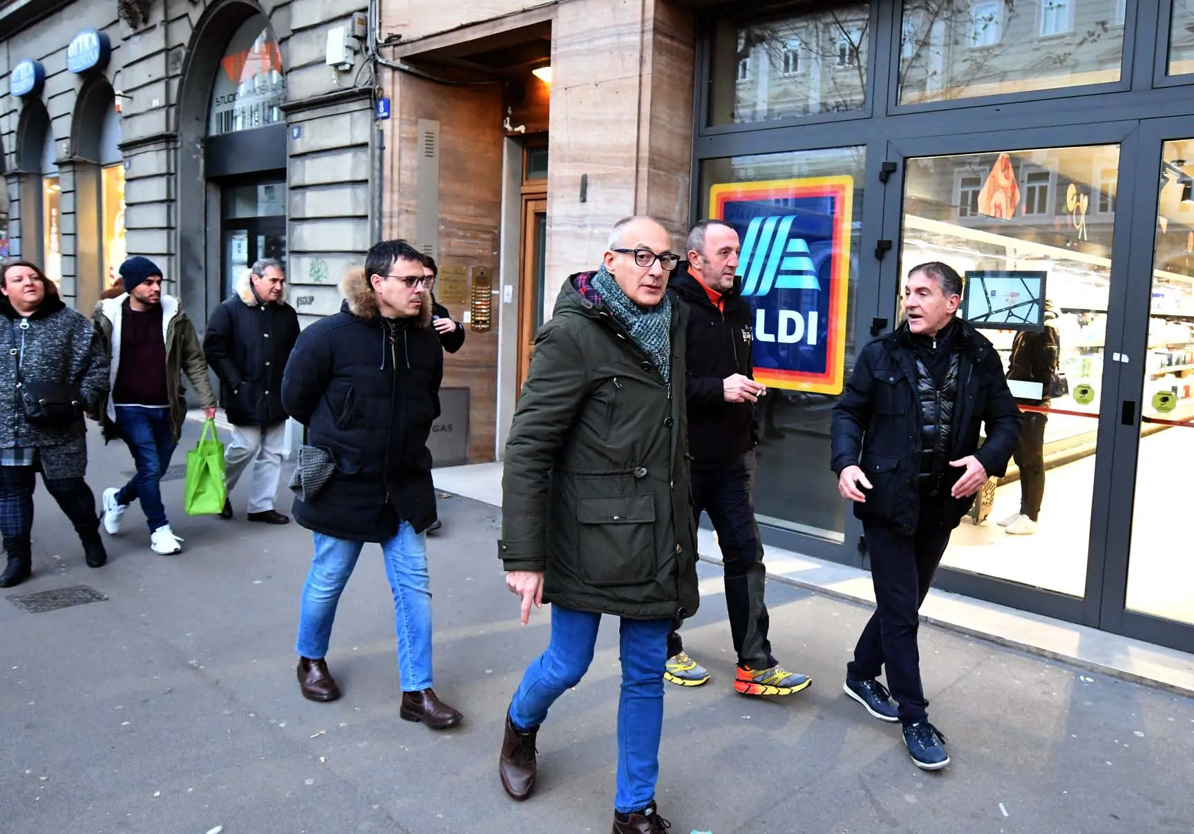 Foto BRUNI 05.01.2019 Forza- Italia in via Carducci-sit contro Polidori