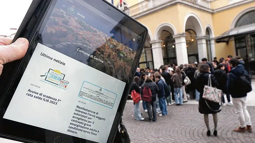 Bumbaca Gorizia 20-12-2023 Tablet e sito Comune in città @ Pierluigi Bumbaca fotografo