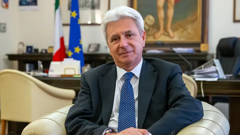 Il prefetto Annunziato Vardè in un ritratto di Massimo Silvano