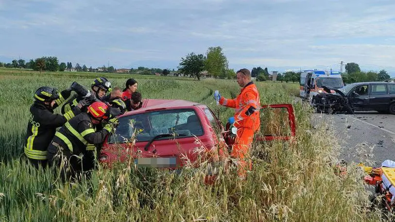 Le automobili coinvolte nello schianto in cui è rimasta seriamente ferita una cormonese