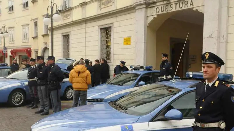 Bumbaca Gorizia 17.02.2009 Nuovi mezzi Polizia - Foto di Pierluigi Bumbaca