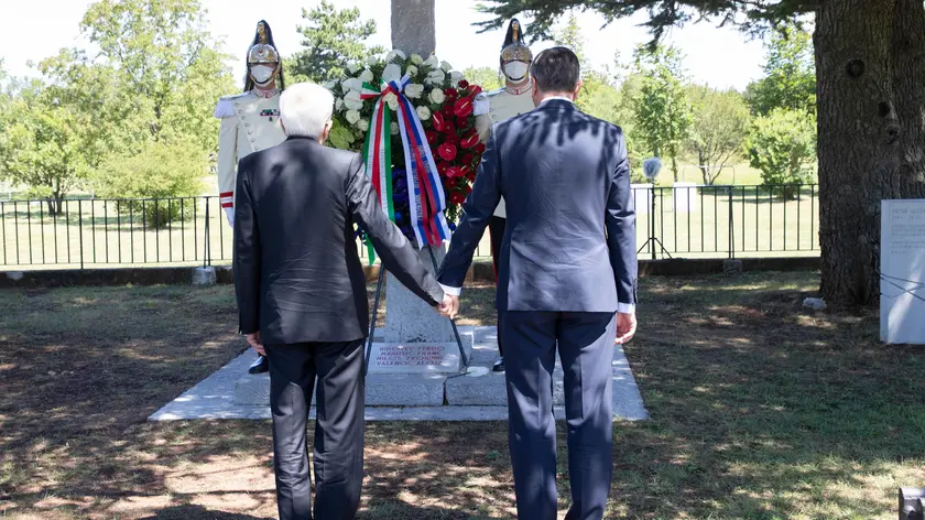 Nel luglio del 2020 la visita di Mattarella e Pahor con l’immagine simbolica mano nella mano