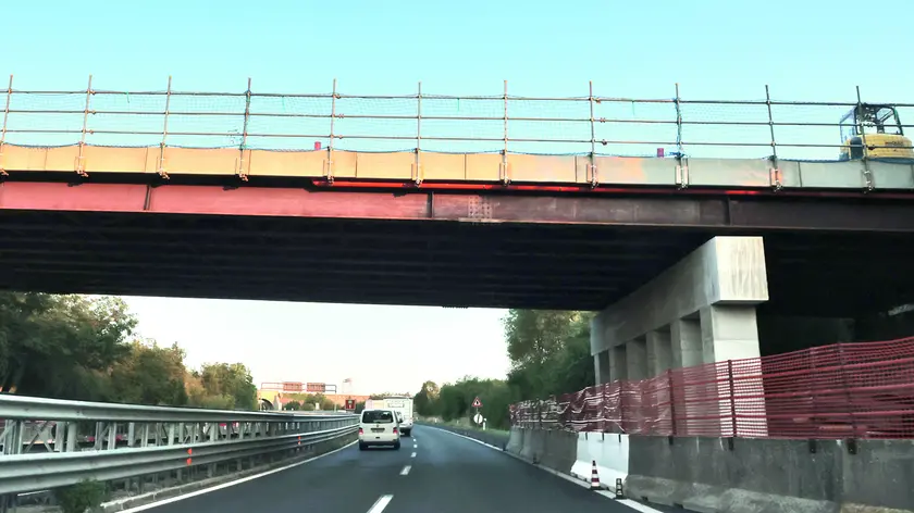 Il cavalcavia di Sistiana in fase di ultimazione foto Andrea Lasorte