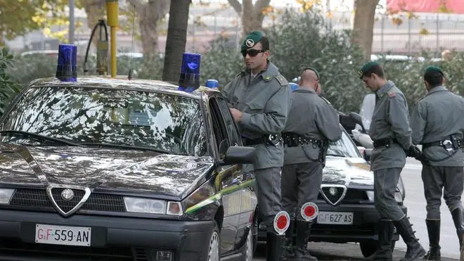Lasorte Trieste 25 11 04 - Campo Marzio - Controlli Guardia di Finanza