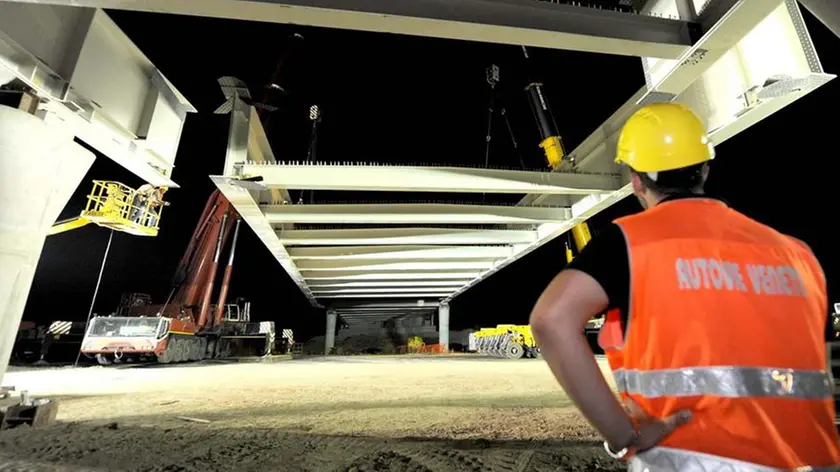 Un cantiere legato alla realizzazione della terza corsia della A4
