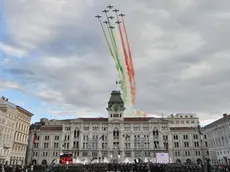 Le Frecce sopra piazza Unità