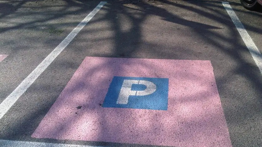 Un parcheggio "rosa"