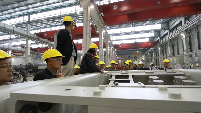 Lavoratori nello stabilimento Mangiarotti (Bonaventura)