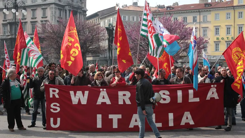 Una manifestazione dei lavoratori Wartsila