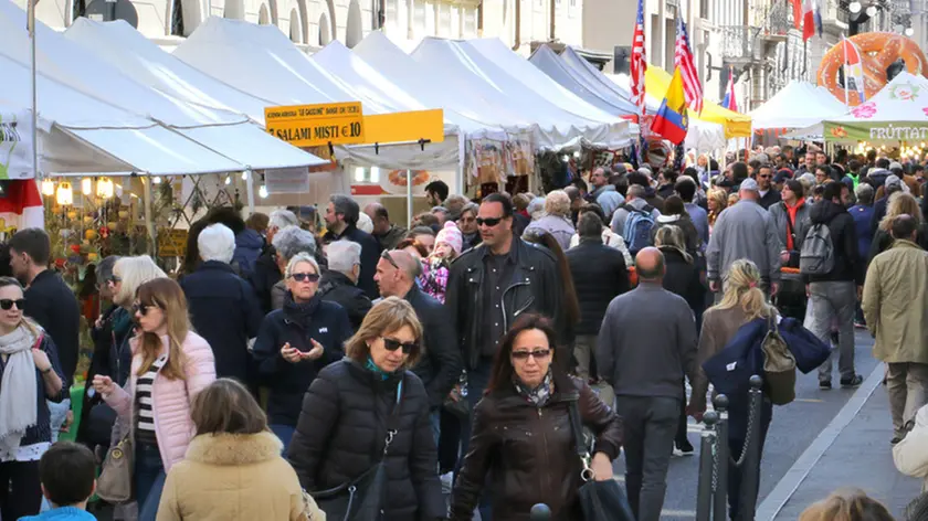 Lasorte Trieste 22/04/17 - Piazza S.Antonio, Ponterosso, Piazza della Repubblica, Via Mazzini, Mercato Europeo, Mercatino