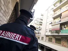 Carabinieri, guardia di finanza e polizia in azione per effettuare controlli straordinari e perquisizioni a seguito degli episodi di criminalità avvenuti nei giorni scorsi a Ostia, 28 novembre 2017. ANSA/MASSIMO PERCOSSI