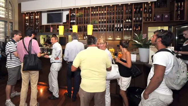 Foto BRUNI TRieste 02.08.12 Expo Mittelschool: apertura Ristorante