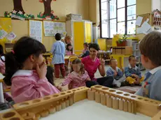 24/05/2007 PRESENTAZIONE DELLA MINISERIE TV MARIA MONTESSORI UNA VITA PER I BAMBINI NELLA FOTO PAOLA CORTELLESI NELLA SCUOLA ELEMENTARE MONTESSORI