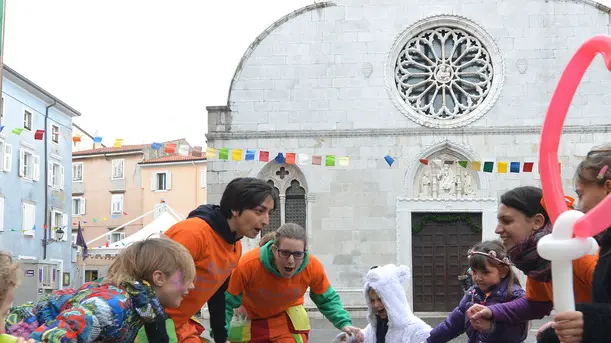 Lasorte Trieste 01/03/2014 - Muggia - Carnevale 2014 - Animazione per i bambini, sotto la pioggia...
