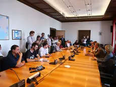 Il ministro Urso al vertice in Prefettira sulla vertenza Wärtsilä. Foto Lasorte