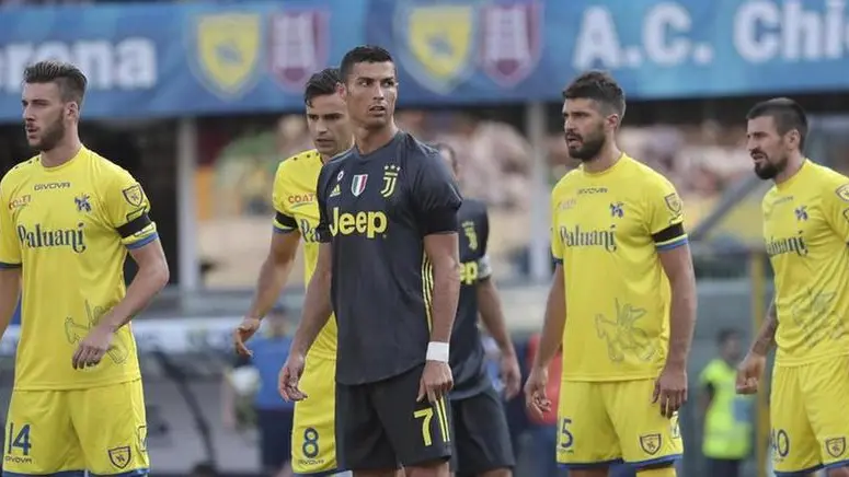 Juventus' Cristiano Ronaldo (C) in action during the Italian Serie A soccer match AC Chievo Verona vs Juventus FC at the Bentegodi stadium in Verona, Italy, 18 August 2018. ANSA/FILIPPO VENEZIA