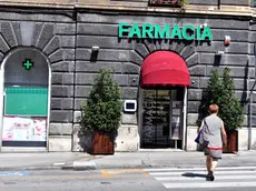 Foto BRUNI 08.08.2018 Farmacia rapinata in via Giulia 14