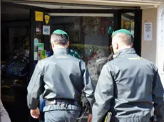 Militari della Guardia di Finanza durante un controllo in una foto d'archivio...ANSA / UFFICIO STAMPA GUARDIA DI FINANZA +++NO SALES - EDITORIAL USE ONLY+++