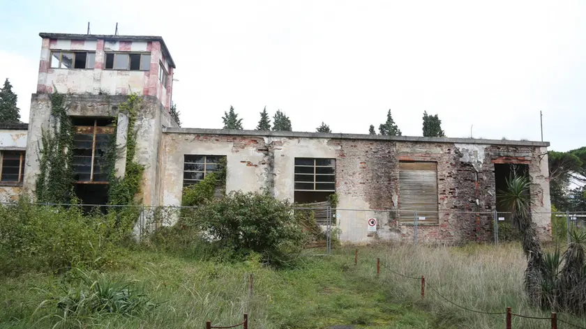 L'aeroporto "Duca d'Aosta" dovrà essere rimesso a posto