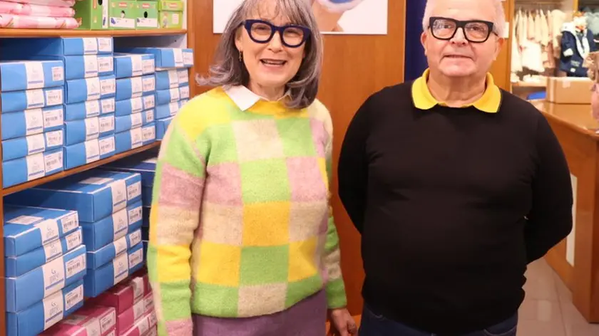 Rita Donda e Diego Plez nel loro storico negozio in via Ciotti a Gradisca Foto Pierluigi Bumbaca