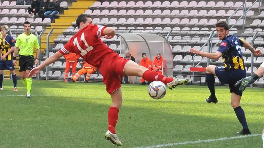 Foto Bruni 15.02.2015 Calcio serie D:Triestina-Belluno--daniele rocco,il primo gol di tacco