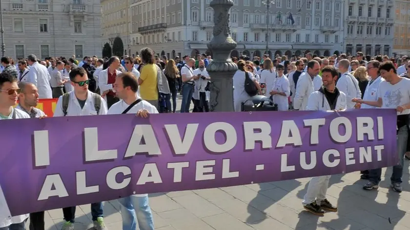 Foto Bruni 25.04.15 Alcatel: manifestazione con sindacati dalla Serracchiani