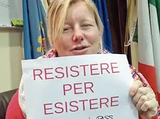 La deputata ex M5s Sara Cunial, in un fermo immagine tratto da un video postato sul suo profilo Facebook dallo stesso Barillari, Roma, 15 ottobre 2021. FACEBOOK DAVIDE BARILLARI +++ATTENZIONE LA FOTO NON PUO' ESSERE PUBBLICATA O RIPRODOTTA SENZA L'AUTORIZZAZIONE DELLA FONTE DI ORIGINE CUI SI RINVIA+++ +++NO SALES; NO ARCHIVE; EDITORIAL USE ONLY+++