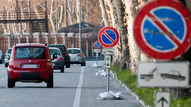 Silvano Trieste 16/02/2013 Viale Miramare, predisposizione al restringimento della careggiata