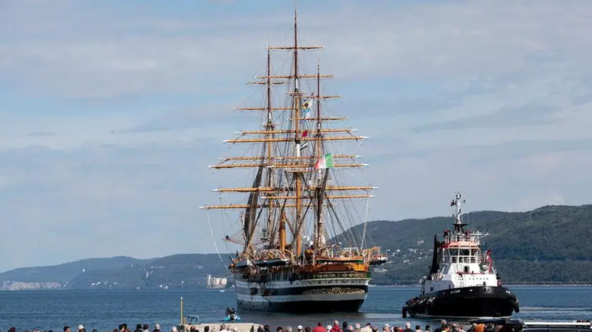 La Vespucci a Trieste (Silvano)