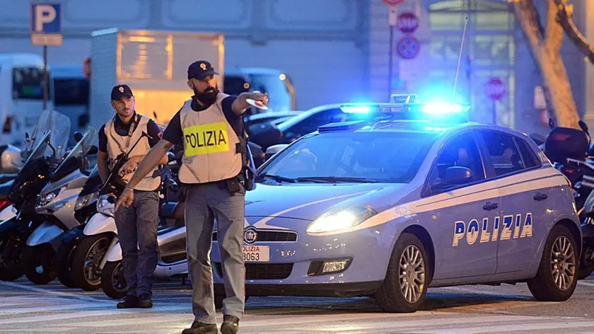 Foto BRUNI 24.08.2017 P.zza Libertà-controlli di Polizia