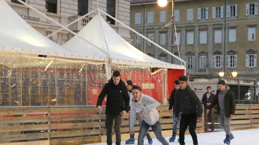 Lasorte Trieste 28/11/17 - Piazza Ponterosso, Pista Pattinaggio su Ghiaccio