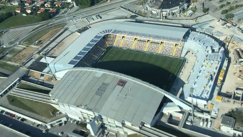 Il nuovo stadio di Udine, destinato inizialmente a chiamarsi Dacia Arena: chissà come finirà...