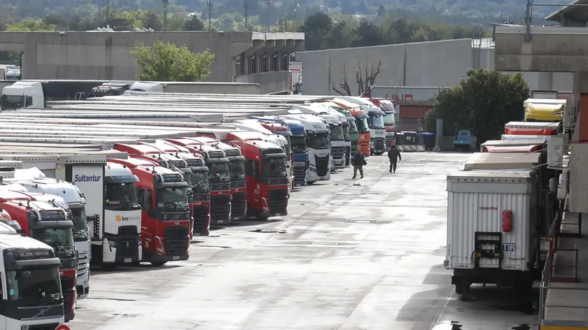 L'autoporto di Fernetti (Lasorte)