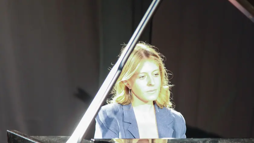 Il ritorno solenne. Kapinkovska al pianoforte di Rovis. Fotoservizio Lasorte