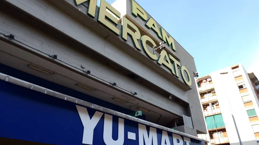Il supermercato Pam in viale Campi Elisi
