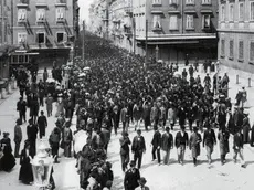 Lo sciopero generale a Trieste seguito alle proteste dei fuochisti del Lloyd Austriaco nel febbraio del 1902. Le manifestazioni furono duramente represse