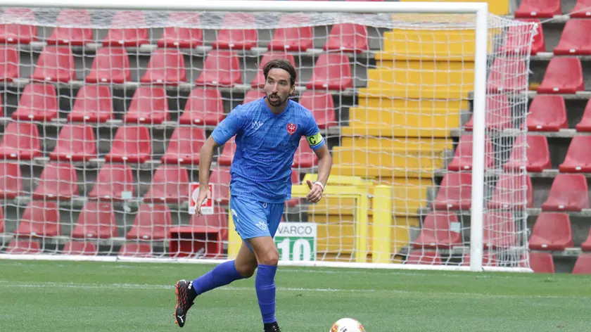 Capitan Lambrughi in azione allo stadio "Rocco"