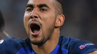 epa05368267 Dimitri Payet of France celebrates after scoring the 2-0 goal during the UEFA EURO 2016 group A preliminary round match between France and Albania at Stade Velodrome in Marseille, France, 15 June 2016. (RESTRICTIONS APPLY: For editorial news reporting purposes only. Not used for commercial or marketing purposes without prior written approval of UEFA. Images must appear as still images and must not emulate match action video footage. Photographs published in online publications (whether via the Internet or otherwise) shall have an interval of at least 20 seconds between the posting.) EPA/PETER POWELL EDITORIAL USE ONLY