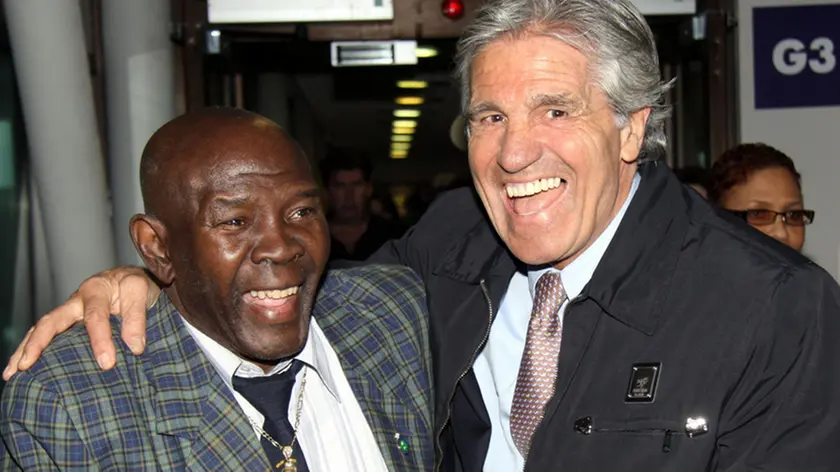 L'ultimo abbraccio tra Nino Benvenuti e Emile Griffith