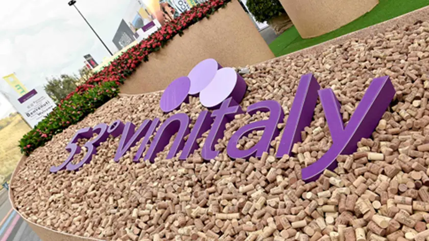 Posticipata la rassegna Vinitaly