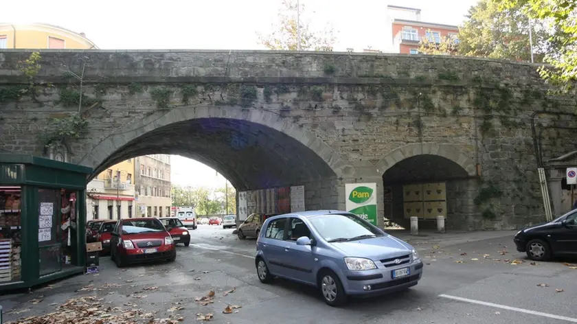 Lasorte Trieste 17 11 05 - Roiano - Ponte Via Udine Via Stock