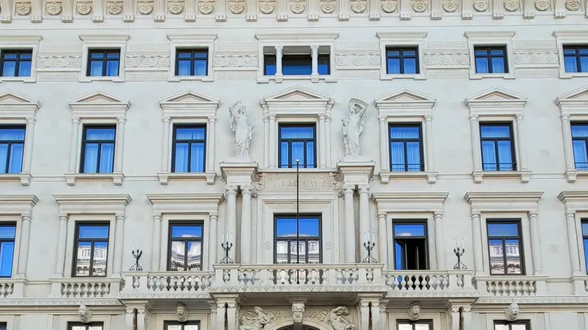 Lo storico palazzo ex Ras, oggi Hotel Hilton. Foto di Andrea Lasorte