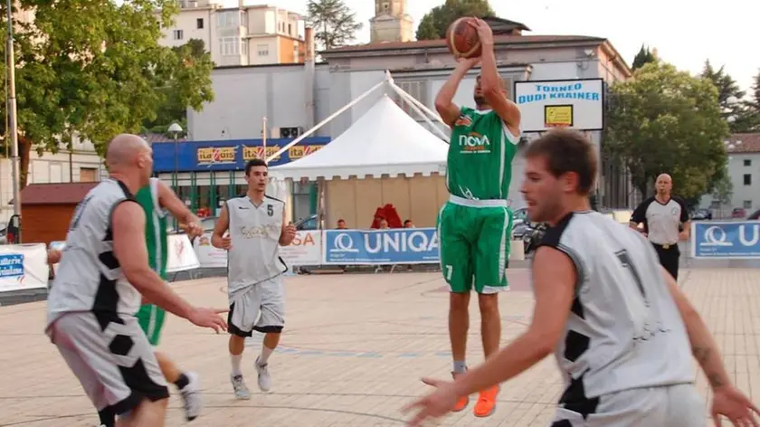 Bumbaca Gorizia 03-07-12 Basket Torneo Krainer Caco Hendrick's vs. Edil Nova - Fotografia di Pierluigi Bumbaca