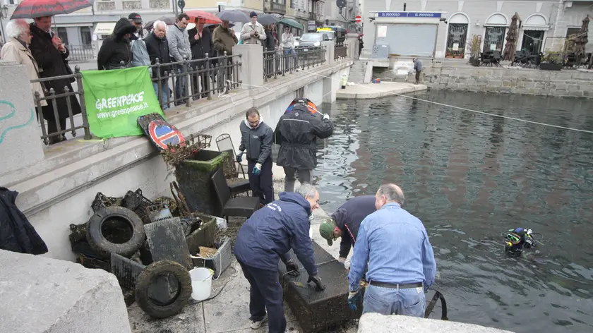 Lasorte Trieste 22/04/12 - Pulizia Canale Ponterosso, Sub