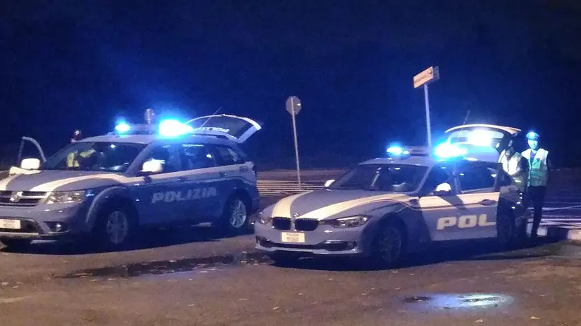 Due auto della polizia